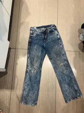 GAP Men's Washed Blue Straight Jeans with Light Distressing